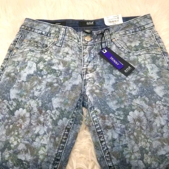 NWT. ana Skinny Fliral Print Denim. Size 27/4. - Picture 1 of 16